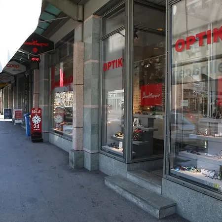 New Renovated In Center Of Νταβός