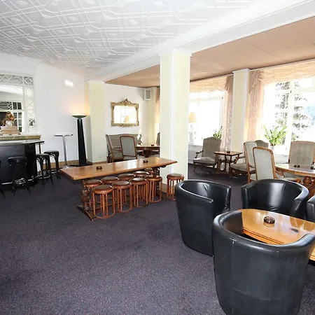 New Renovated In Center Of Νταβός