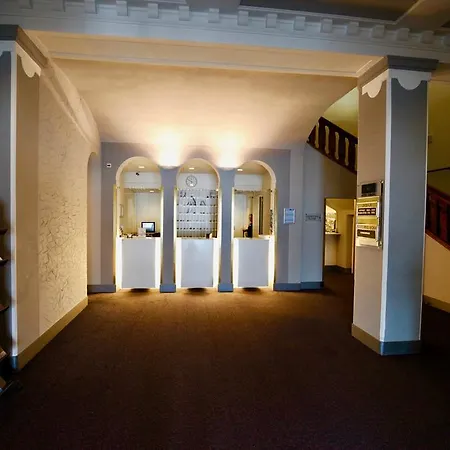 New Renovated In Center Of Νταβός