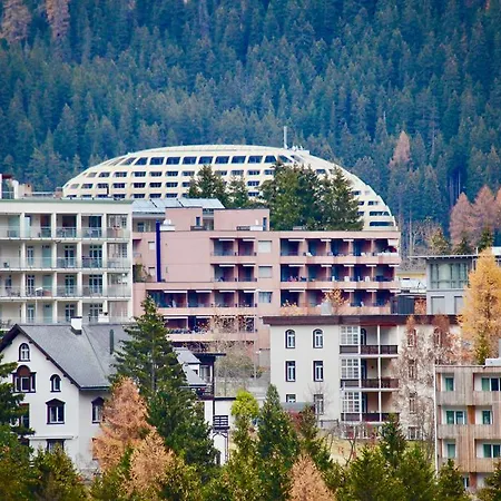 New Renovated In Center Of Νταβός